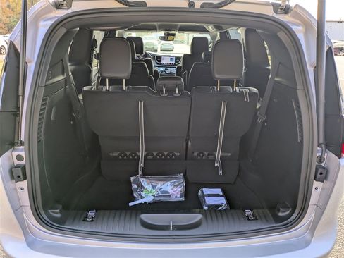 New 2026 Chrysler Pacifica Select image 33