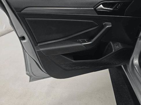 Used 2020 Volkswagen Jetta SEL FWD image 22