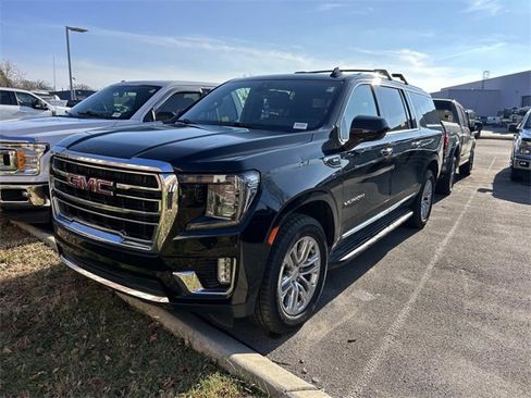 Used 2021 GMC Yukon XL SLT image 1