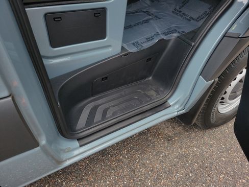 Used 2024 Mercedes-Benz Sprinter 2500 image 13