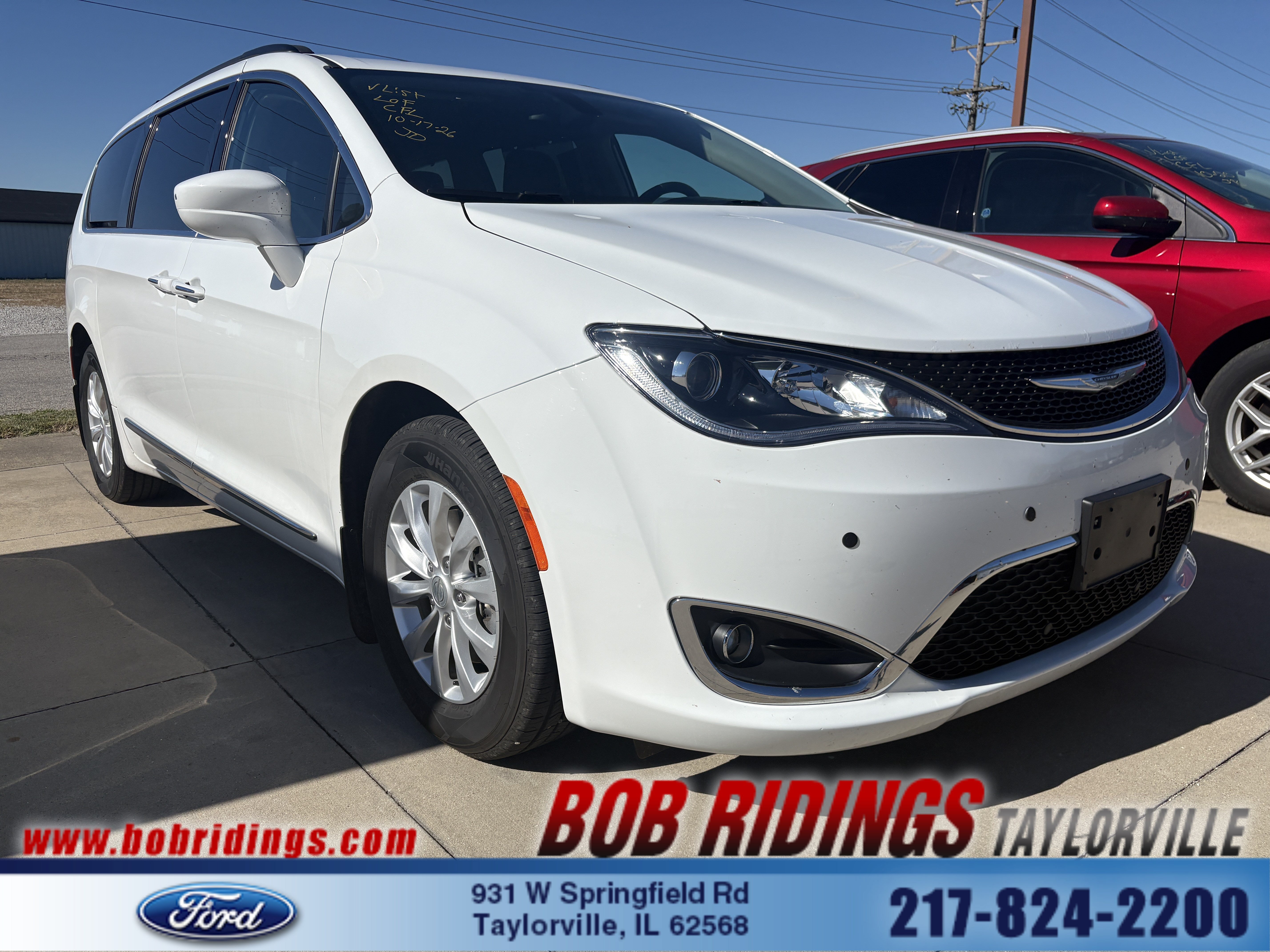 Used 2017 Chrysler Pacifica Touring-L FWD image 1