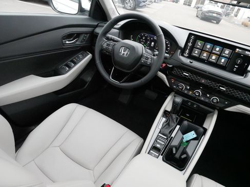 Certified 2025 Honda Accord EX-L image 9