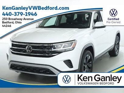 Used 2022 Volkswagen Atlas SE w/ Black Wheel Package