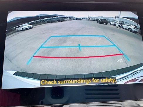 Used 2025 Toyota Highlander XLE AWD/4WD image 25