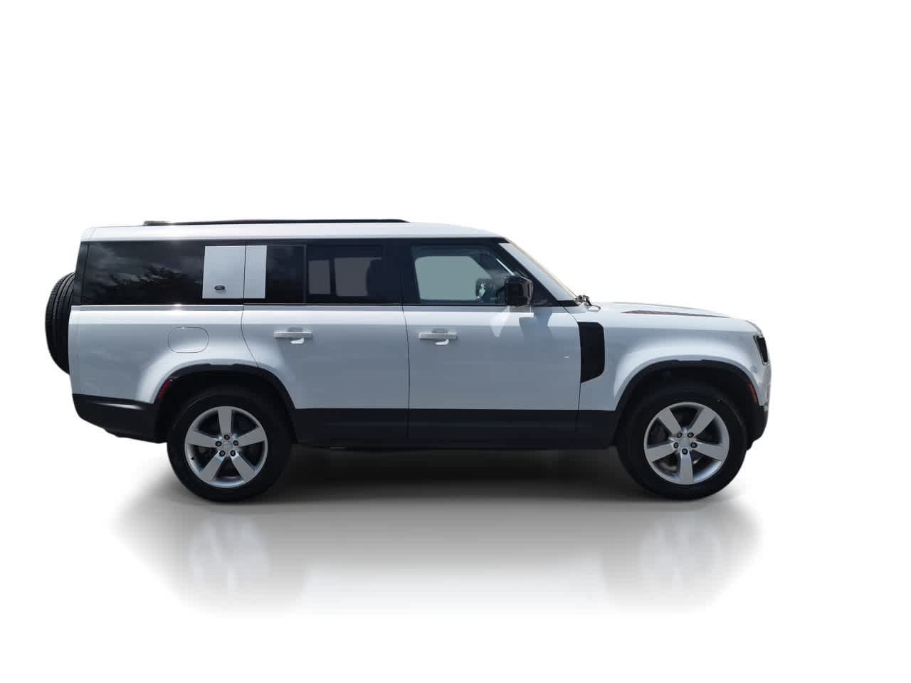 Used 2023 Land Rover Defender 130 SE AWD/4WD image 9
