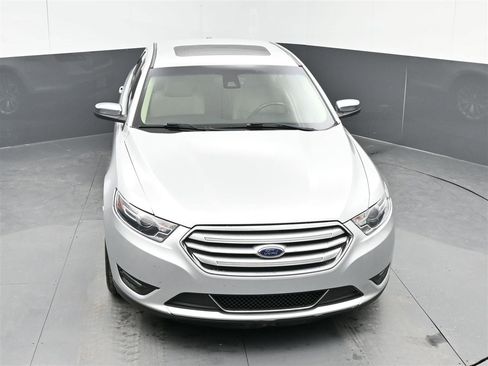 Used 2018 Ford Taurus Limited image 22
