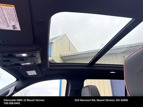 Used 2023 GMC Yukon XL AT4 w/ Technology Package image 19