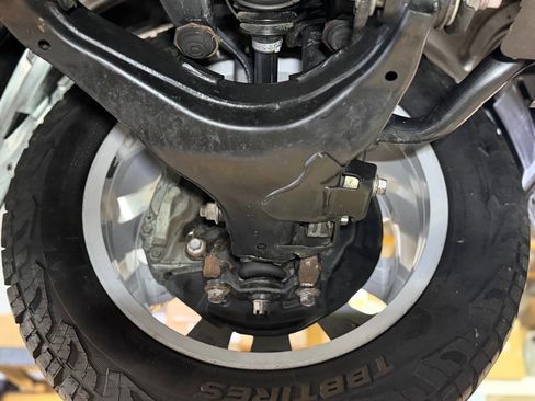 Used 2012 Toyota Tundra Limited w/ Platinum Pkg image 40