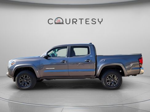 Certified 2023 Toyota Tacoma TRD Sport image 2