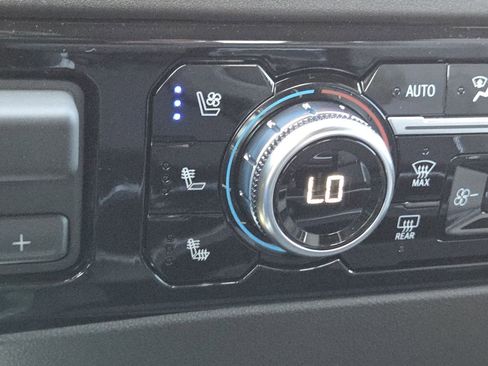 New 2026 GMC Sierra 2500 SLT image 36