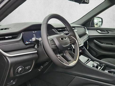 New 2026 Jeep Grand Cherokee L 4WD image 3