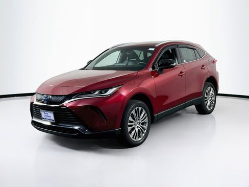 Used 2022 Toyota Venza XLE AWD/4WD image 1