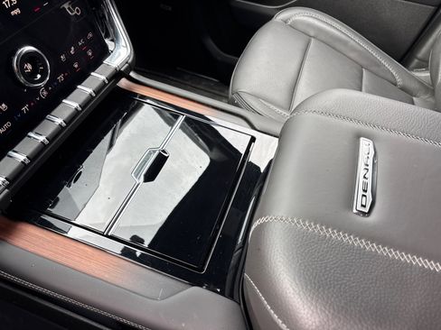 Used 2025 GMC Yukon Denali w/ LPO, Floor Liner Package AWD/4WD image 22