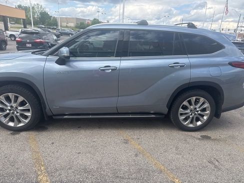 Used 2021 Toyota Highlander Limited AWD/4WD image 6