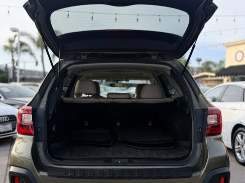 Used 2018 Subaru Outback 3.6R Limited AWD/4WD image 13