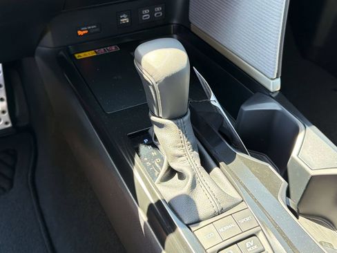 Used 2026 Toyota Camry SE w/ Multimedia Upgrade Package FWD image 17