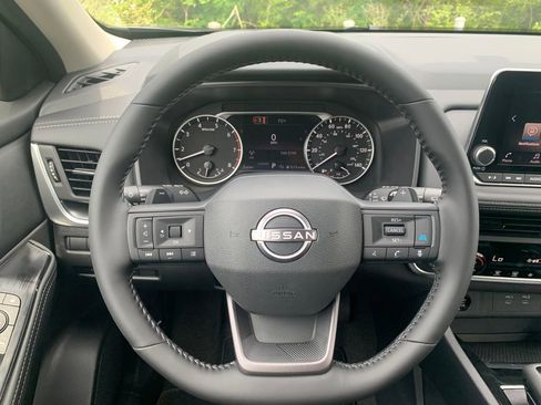 New 2026 Nissan Rogue SV FWD image 9