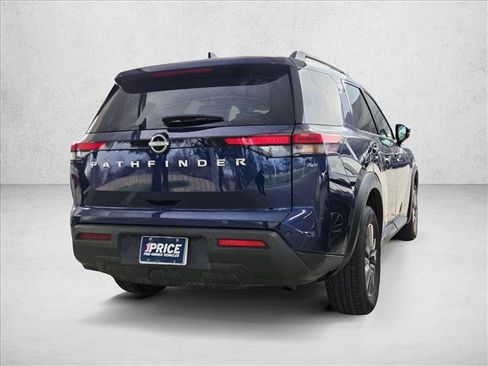 Used 2025 Nissan Pathfinder SV image 4