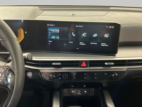 Certified 2026 Kia Sorento LX FWD image 9
