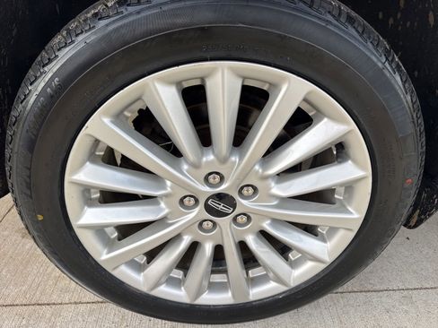 Used 2019 Lincoln MKC Premiere image 17