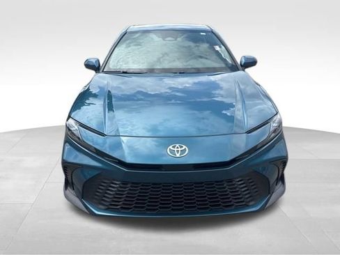 Used 2025 Toyota Camry SE FWD image 8