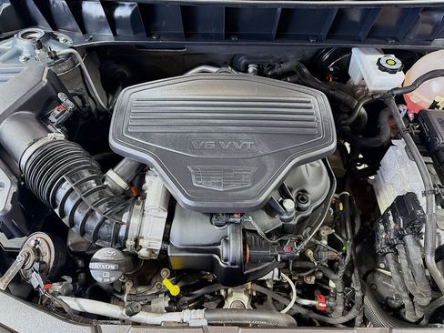 Used 2018 Cadillac XT5 FWD image 28