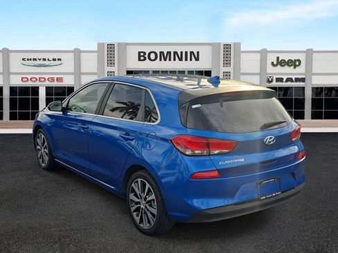 Used 2018 Hyundai Elantra GT image 4