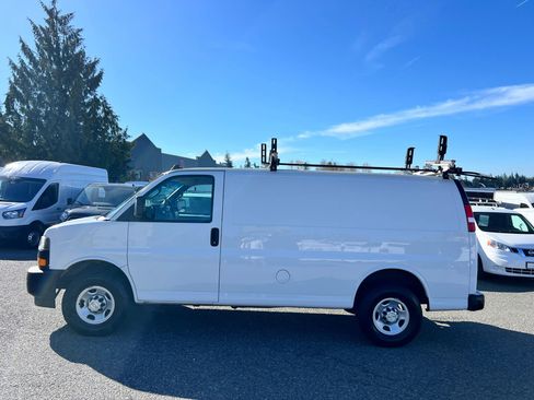 Used 2021 Chevrolet Express 2500 w/ Driver Convenience Package image 4