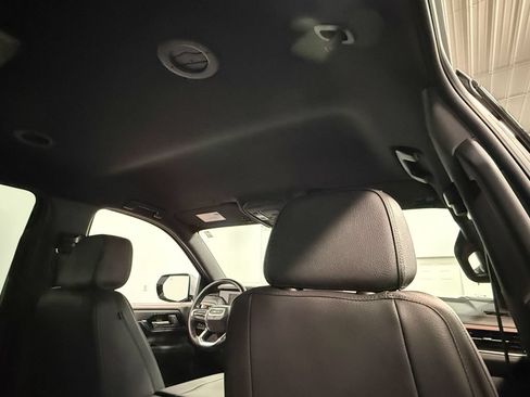 Used 2025 GMC Yukon XL Denali AWD/4WD image 70