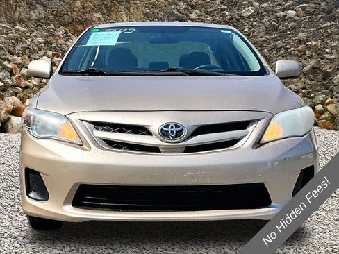 Used 2011 Toyota Corolla LE FWD image 3