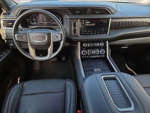 Used 2023 GMC Yukon Denali AWD/4WD image 12