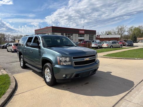 Used 2009 Chevrolet Suburban LT w/ Convenience Package 1 image 18
