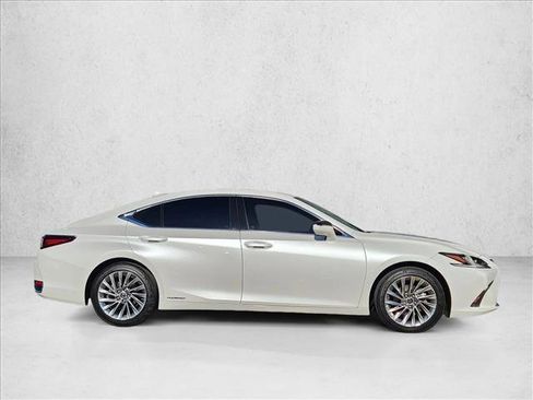 Used 2022 Lexus ES 300h w/ Luxury Package image 4