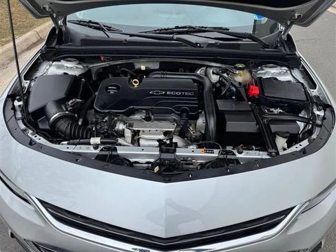Used 2018 Chevrolet Malibu LT FWD image 20