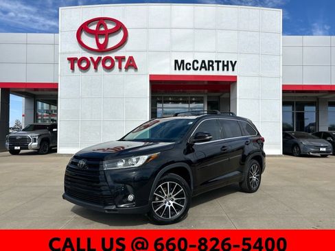 Used 2018 Toyota Highlander SE image 1
