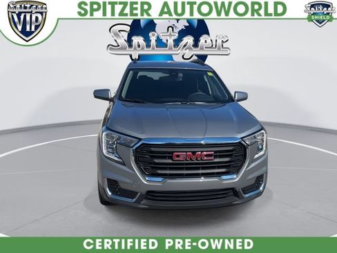 Certified 2024 GMC Terrain SLE w/ Driver Convenience Package FWD image 3