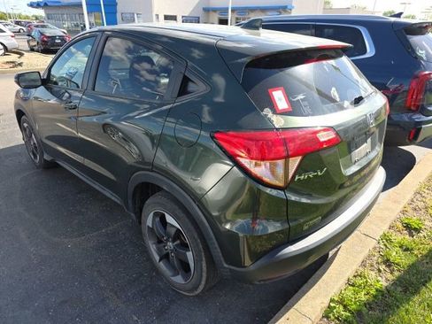 Used 2018 Honda HR-V EX image 2