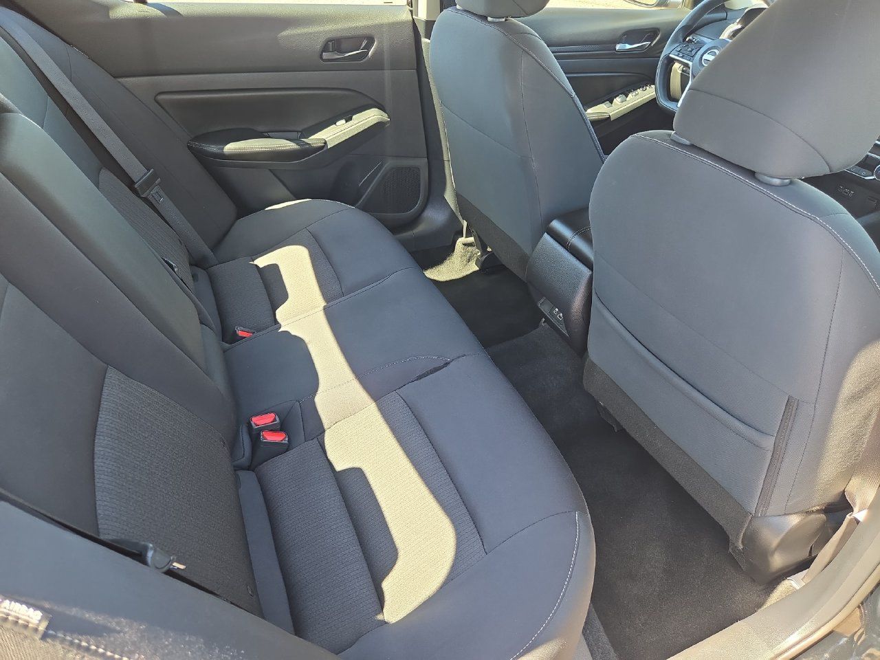 Used 2025 Nissan Altima 2.5 SV FWD image 11
