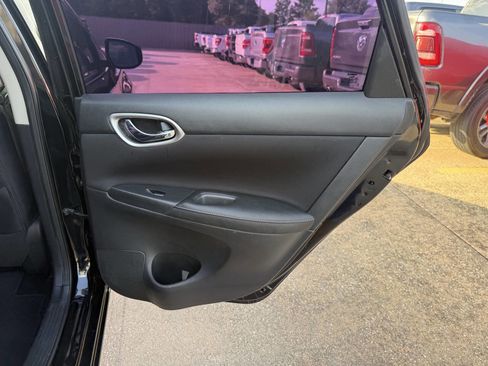 Used 2018 Nissan Sentra SV FWD image 16