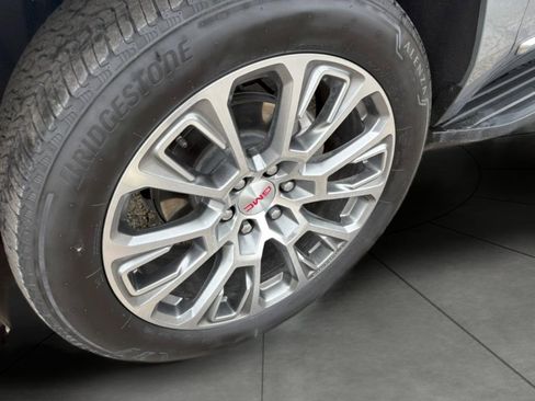 Certified 2025 GMC Yukon XL Denali image 11