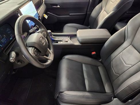 Used 2025 Lexus GX 550 w/ Accessory Package (2T) AWD/4WD image 12