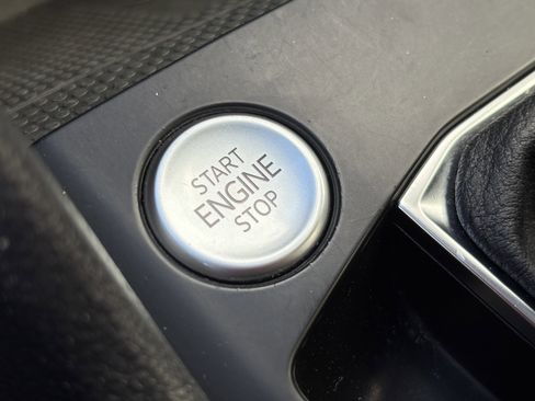 Used 2022 Volkswagen Taos SE image 25