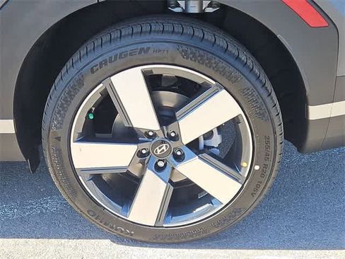 Used 2024 Hyundai Santa Fe Limited image 16
