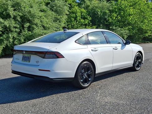 Certified 2025 Honda Accord SE image 6