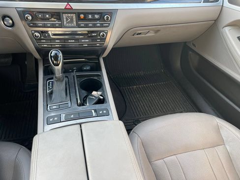 Used 2015 Hyundai Genesis 3.8 w/ Option Group 02 AWD/4WD image 33