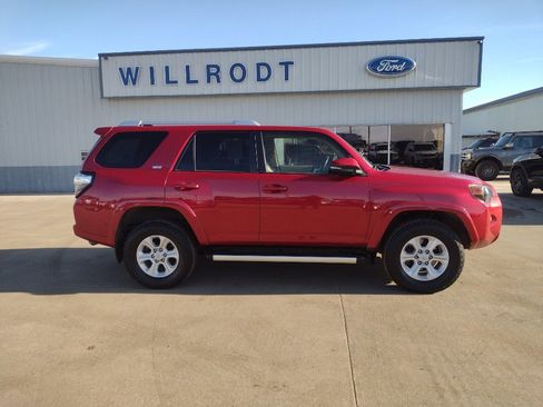 Used 2016 Toyota 4Runner SR5 Premium image 1