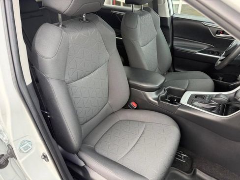 Used 2023 Toyota RAV4 XLE AWD/4WD image 11