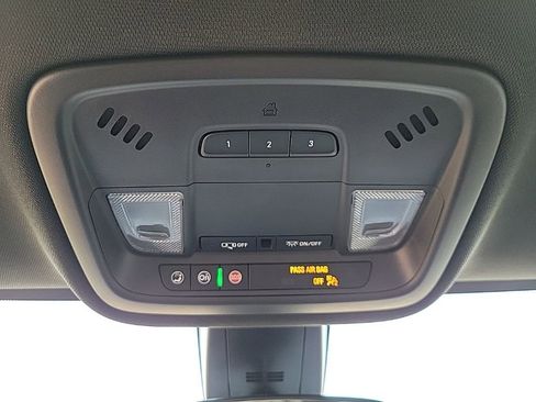 Used 2023 Chevrolet Traverse LT w/ LPO, Floor Liner Package image 19