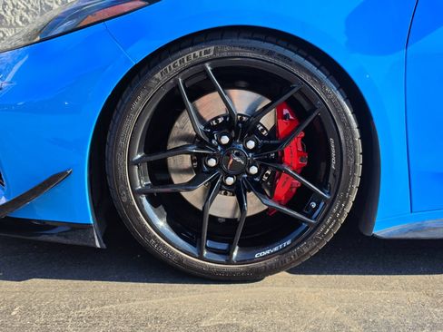 Used 2025 Chevrolet Corvette Z06 RWD image 4