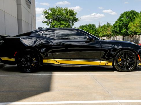 Used 2020 Chevrolet Camaro SS RWD image 5
